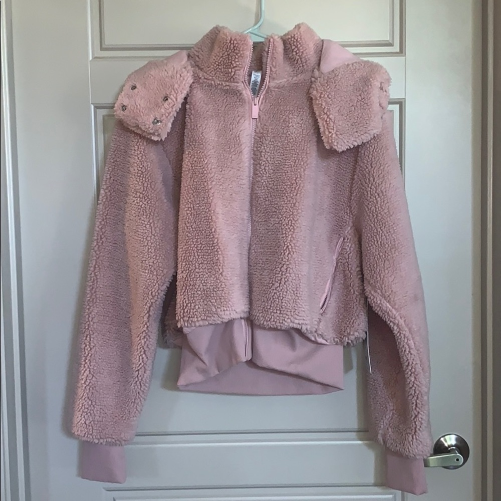 Alo Foxy Sherpa in Pale Mauve
